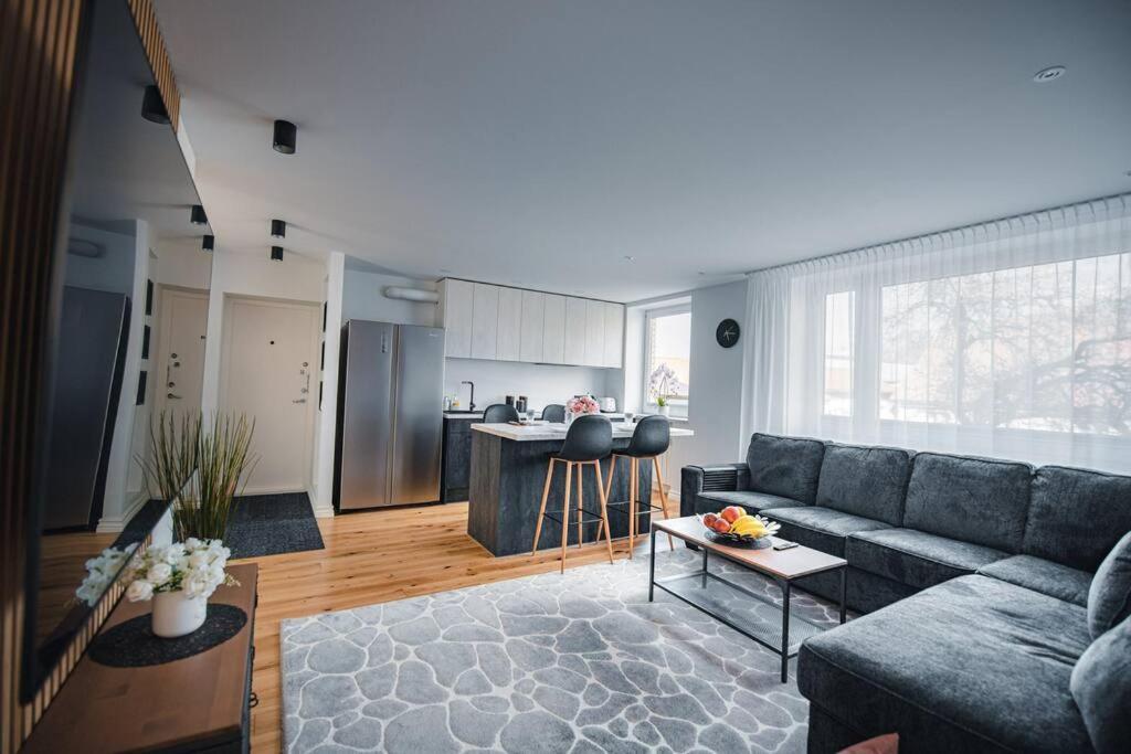 New Luxury 3Br Apartment In Old Town, Free Parking Хаапсалу Экстерьер фото